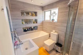 House - Sleeps 8 - Pet friendly - Garden - Parking - Image 2