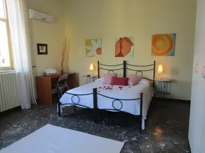 Lejlighed i Villa Liberty med have med udsigt over Etna og tæt på havet - Image 5