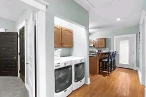 *Relaxing Southern Comfort Retreat*- 5mins from Downtown - Image 2