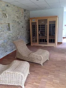 Charming Hotel Room - Image 4