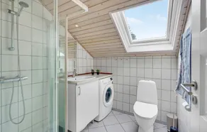 Luxurious Home In Væggerløse With Sauna - Image 4