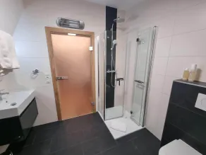 Wohlfühloase am Trausdorfberg mit Sauna, Whirlpool und Panorama - Image 5