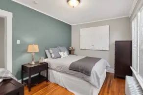 Spacious Charming Craftsman Seattle Apartment - Image 4