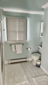 Beautiful Cottage in private Sag Harbor community nxt to beach & nature preserve - Image 2
