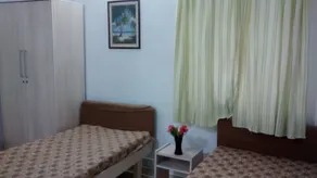 Comfy Rustic Airconditioned Bungalow - Image 4