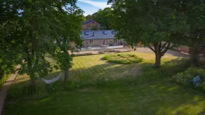 Stunning 19th century barn conversion in gorgeous Hampshire countryside - Image 4