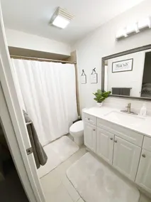 Beautiful and Cozy Home Across Street from Park - Image 3