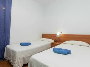 Apartment i Torroella De Montgrí med 2 sovrum som kan rymma 4 - Image 4