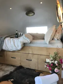 Airstream, vintage American caravan & Hottub - Image 3