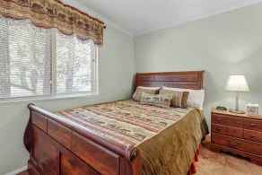 KCs Haven - Relax with the whole family at this peaceful cabin - Image 2