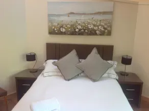 Beautiful contemporary accommodation - Sleeps 2 adults - Image 5