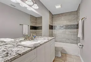 5 BR beach House, heated salt water pool, hot tub, King bed, & walk to the beach - Image 4