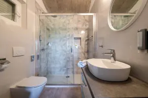 Brajdine Lounge mit Swimmingpool und Whirlpool - Image 4