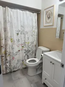 Modern 3BR & 2BA Near McCormick & Downtown - Image 3