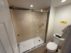 Two Queen Bed Cottage - Image 3