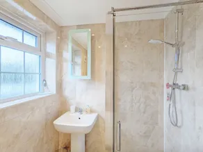 A family house that sleeps 5 guests  in 3 bedrooms - Image 2