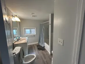 Pet-Friendly HP Home: 3 Bedrooms, Fast WiFi, Near Downtown Ferndale - Image 4