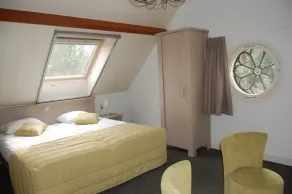 Luxury vacation home on cheese and ice cream farm - Image 3