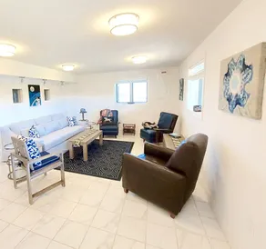 LanMark Farm Spacious Country Get-Away Ground Floor Suite - Image 4