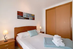 Appartamento 'Quarteira Beach II' con Balcone, Wi-Fi e Aria Condizionata - Image 4