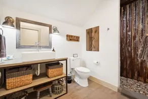 Schönes Haus mit 5 Schlafzimmern und 3 Bädern mit privatem Dock, Whirlpool, in der Nähe des Hells Gate - Image 4