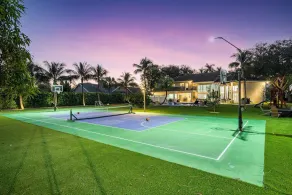 Luxurious 6-Bedroom Villa with Pool & Games - Image 3