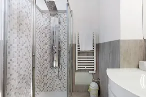 The Magnolia Three-Room Apartment: Charm on Three Levels in Lonato del Garda’s Courtyard - Image 5