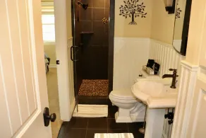 Wunderschöne Villa am See mit privatem Pool, Spielzimmer, Zugang zu Dock / Slip & Ramp - Image 3