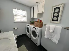 Relaxing Waterfront Canal Home in Treasure Island - Image 3