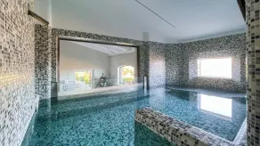 AMORE RENTALS - Villa Bacci mit beheiztem Innenpool, Garten und Parkplatz - Image 2