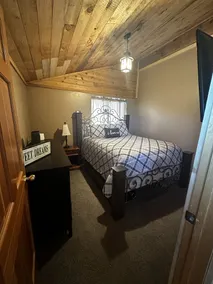 Adorable 2 Bedroom Guest House with a Kids Loft - Image 4