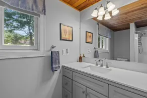 Spacious home minutes from Gunstock and Lake Winnipesaukee - Image 5