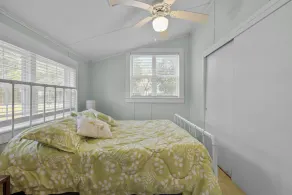 Kingsley Lake Home w wide lawn, dock, central air, 4 kayaks.  Near Camp Blanding - Image 3