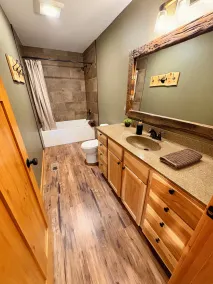 Lazy Elk Lodge •Luxury Cabin •Game Room •Fire Pit - Image 4