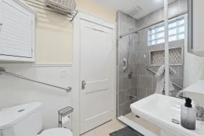 Weymouth Hill Station. Hillside cottage retreat with water views - Image 2