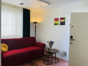 Luxury Guest Suite - Close to lake, beach, and DTs - Image 4