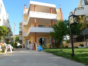 Ideal for family and friends, 2 apartments, connecting door - Image 3