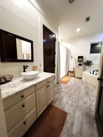 Southern Farm House 4 Br 4 Bath - Image 4