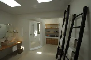 Etoile in Tourlos With 7 Bedrooms and 9 Bathrooms - Image 2