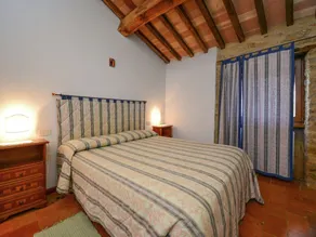 Idyllic Stay With Charm - Image 4