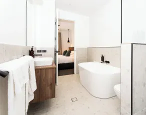 Clare Hillside Apartments - Image 3