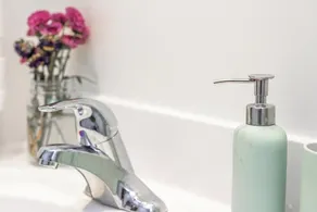Quiet, large private backyard, fully equipped, dreamy beds!  Short or long term. - Image 5