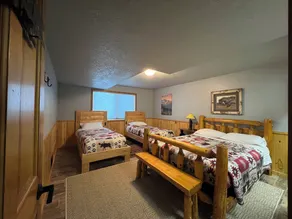 Spacious Family Getaway with Pontoon - Image 3
