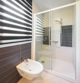 4 star romantic villa, just a minute walk to the beach, heated pool. - Image 5