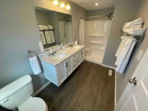 Clean, comfortable home. - Image 4