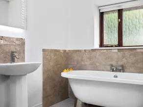 Spacious Teifi Valley barn for holidays near the Cardigan coast. - Image 2