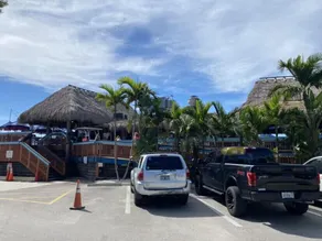 Sunshine Awaits, Tropical 3br home w heated pool, short drive to beach.  Pets - Image 2