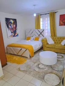Lux Suites Red Plate Studio Apartments - Image 4