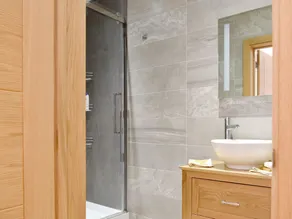 A stylish converted barn annex. - Image 3