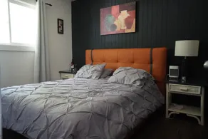 Beautiful Cozy 3 Bedroom Cottage on the Lake - Image 4